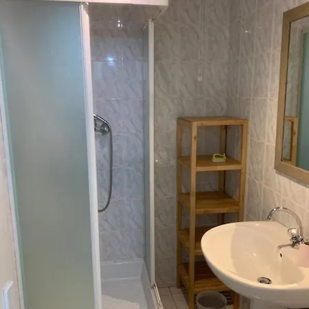 Apartment F2 Avec Wifi Au 1er Etage Sans Ascenseur, Proche Centre, Capacite 4 Pers., Animaux Interdits - Fr-1-415-128
